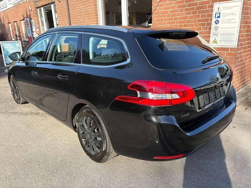 Gebraucht Peugeot 308 Allure 120 PS (88 kW) 2017 Schwarz Kombi