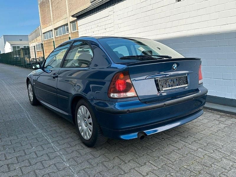 Gebraucht BMW 316 M Sport 116 PS (85 kW) 2004 Blau Coupé