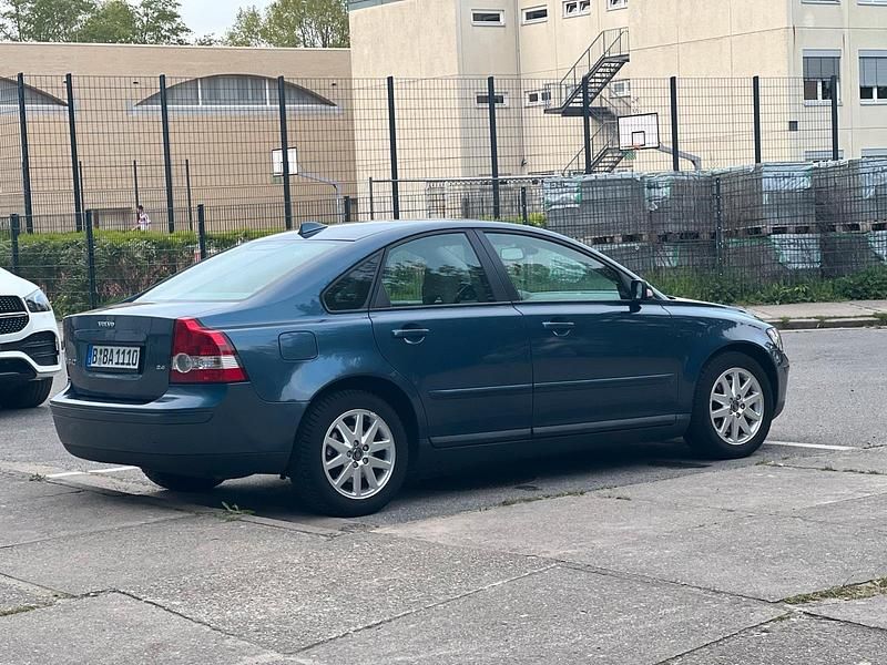 Blau Gebraucht 2005 Volvo S40 Limousine | 5.000 € (Fairer Preis) - Bild 1/4
