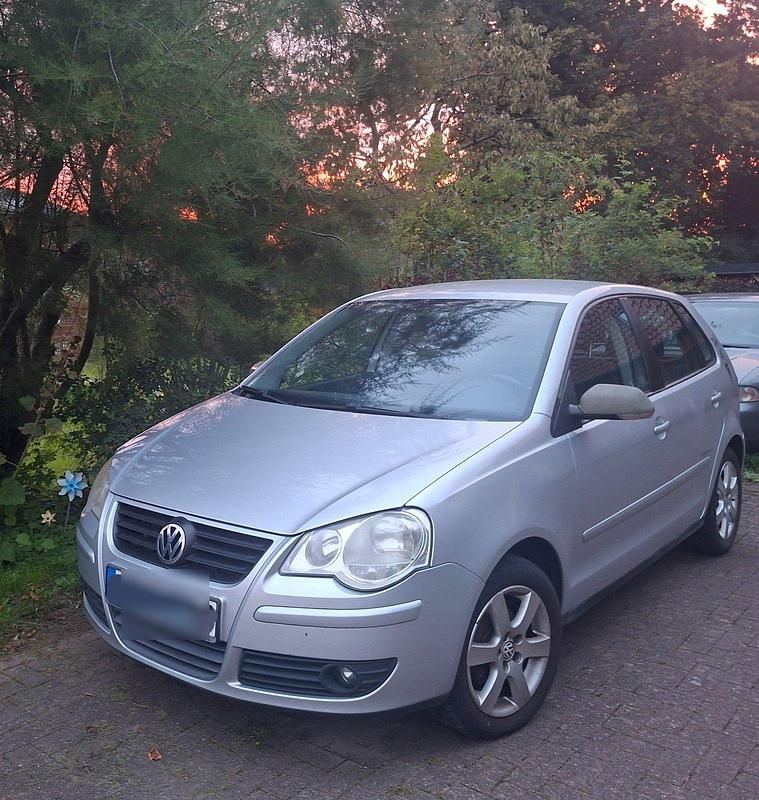 Silber Gebraucht 2008 VW Polo Limousine | 1.500 € (Guter Preis) - Bild 1/4