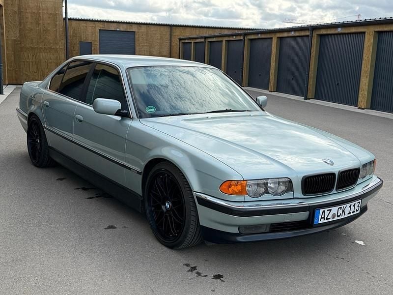 Gebraucht BMW 735 238 PS (175 kW) 2001 Blau Limousine