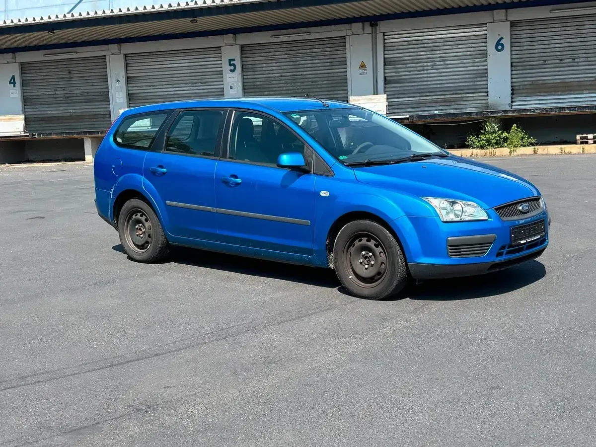 Gebraucht Ford Focus Ambiente 101 PS (74 kW) 2006 Blau Kombi