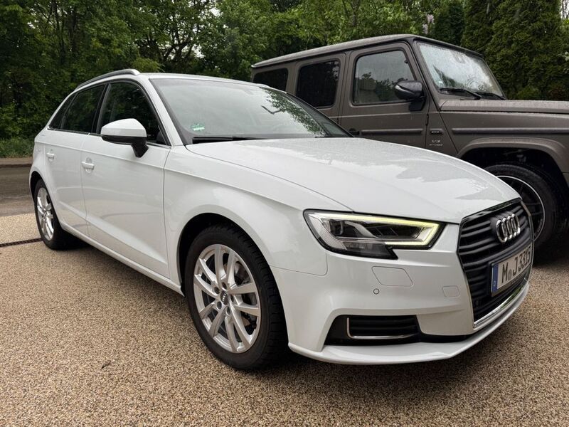 Gebraucht Audi A3 Sportback g-tron Design 131 PS (96 kW) 2020 Weiß Kleinwagen