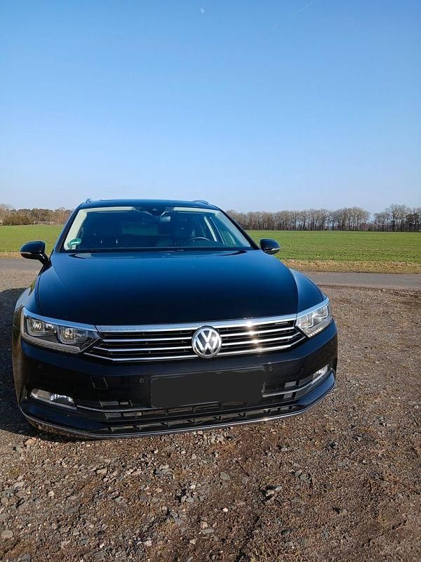 Gebraucht VW Passat Highline 150 PS (110 kW) 2018 Schwarz Kombi