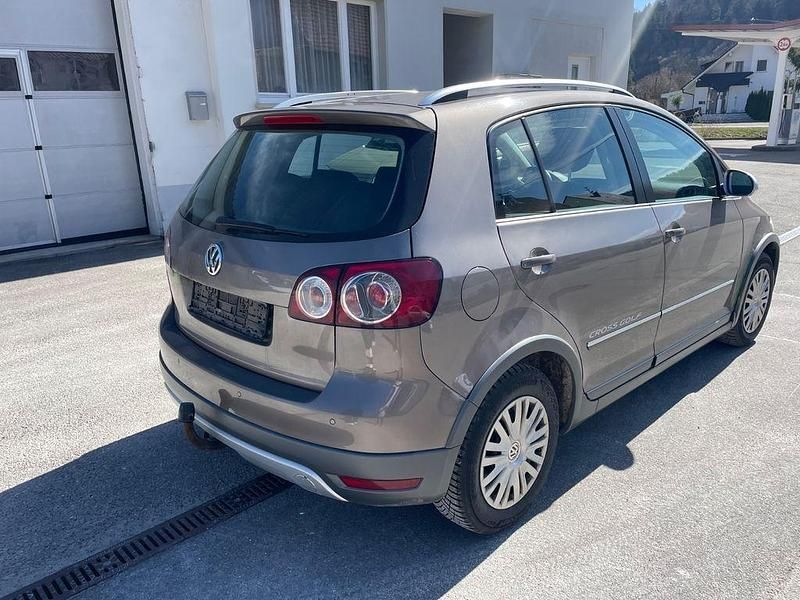 Gebraucht VW Golf Plus Cross 105 PS (77 kW) 2011 Braun Van / Kleinbus