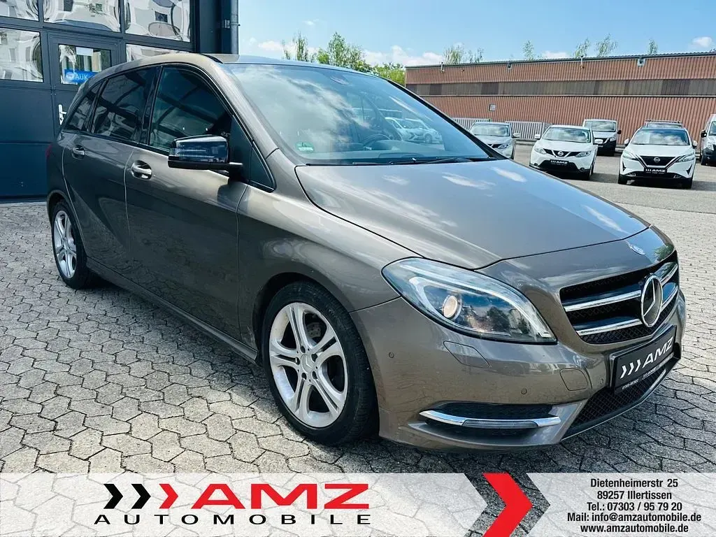 Gebraucht Mercedes B180 122 PS (89 kW) 2014 Beige Kleinwagen