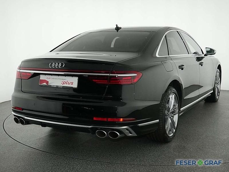 Gebraucht Audi S8 Ambiente 571 PS (419 kW) 2022 Mythosschwarz metallic Limousine
