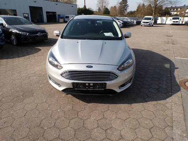 Gebraucht Ford Focus Titanium 125 PS (91 kW) 2018 Silber Limousine