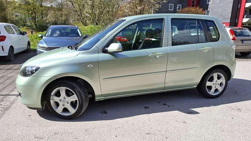 Gebraucht Mazda 2 Exclusive 80 PS (58 kW) 2006 Grün Kleinwagen