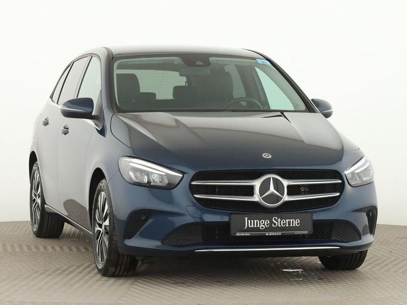 Gebraucht Mercedes B250e 160 PS (117 kW) 2021 Blau Van / Kleinbus