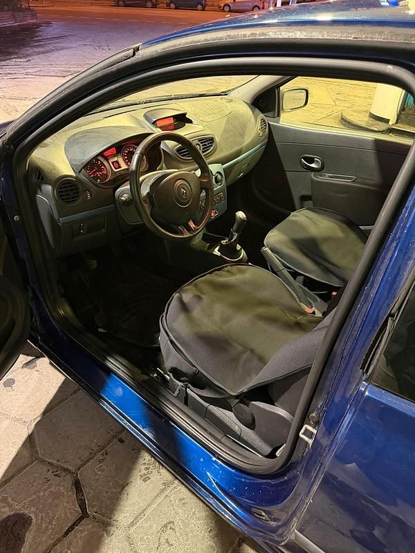 Gebraucht Renault Clio II 80 PS (58 kW) 2009 Blau Kleinwagen