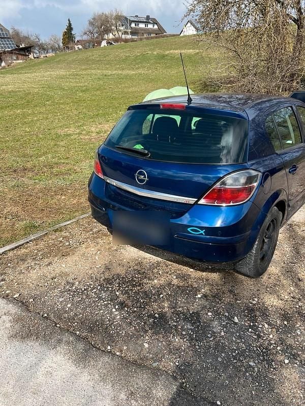 Gebraucht Opel Astra 126 PS (92 kW) 2009 Blau Kleinwagen