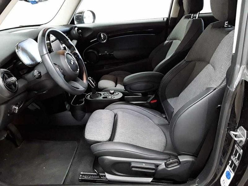 Gebraucht Mini Cooper S Classic 178 PS (130 kW) 2022 Midnight black metallic Kleinwagen