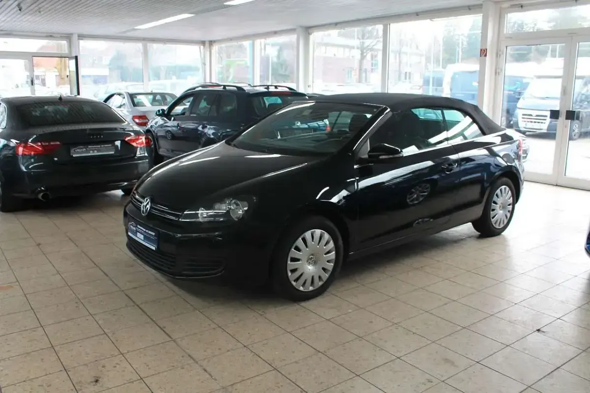 Gebraucht VW Golf Cabriolet Basis 105 PS (77 kW) 2012 Schwarz Cabrio