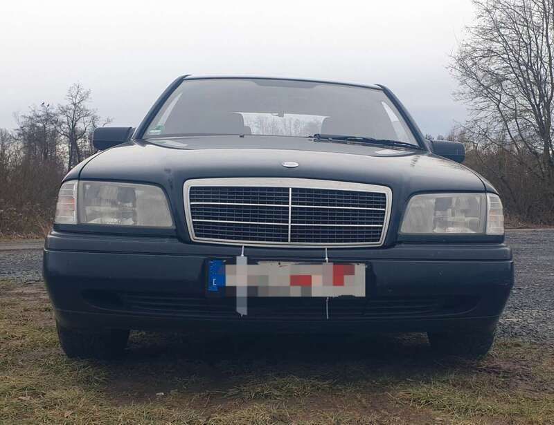 Other Gebraucht 1996 Mercedes C200 Limousine | 1.390 € (Superpreis) - Bild 1/4