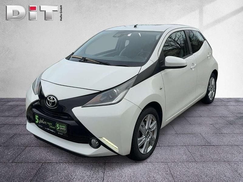 Weiß Gebraucht 2016 Toyota Aygo Edition-S Kleinwagen | 7.390 € (Fairer Preis) - Bild 1/4