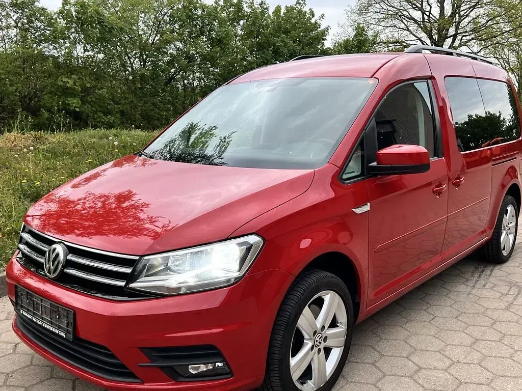 Second-hand VW Caddy Maxi S 150 CP (110 kW) 2017 Roșu Monovolum