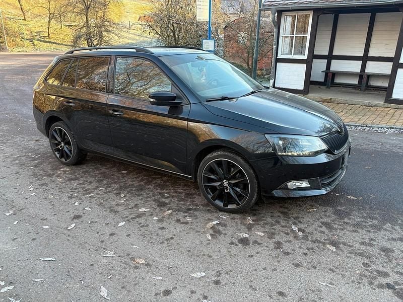 Schwarz Gebraucht 2015 Skoda Fabia Ambition Kombi | 7.990 € (Guter Preis) - Bild 1/4