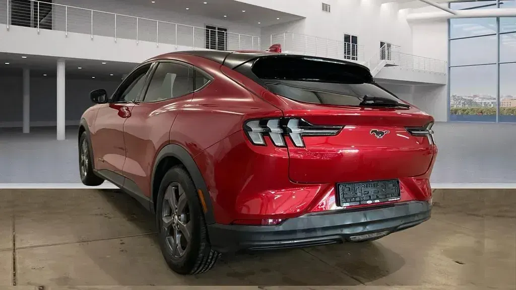 Gebraucht Ford Mustang Mach-E Extended Range 216 kW (294 PS) 2023 Rot SUV
