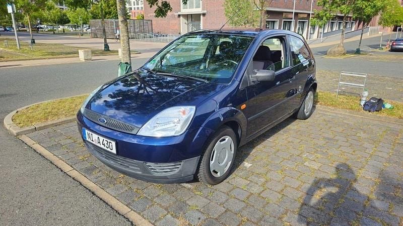 Blau Gebraucht 2003 Ford Fiesta Kleinwagen | 900 € (Guter Preis) - Bild 1/4
