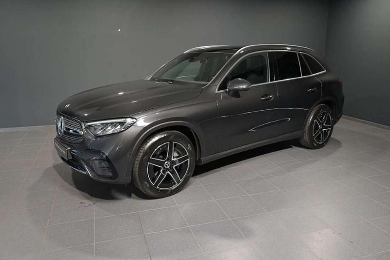 Grau Gebraucht 2024 Mercedes GLC220 AMG SUV | 53.980 € (Guter Preis) - Bild 1/3