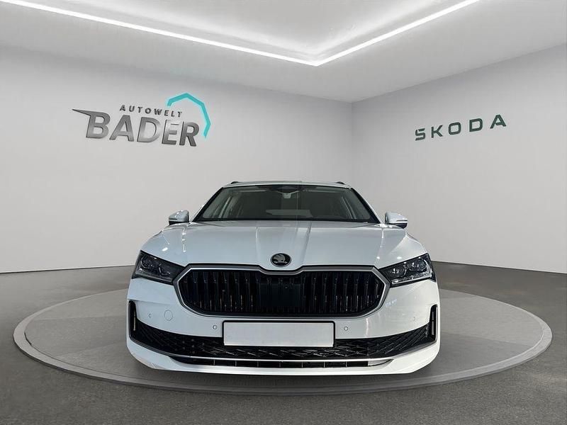 Gebraucht Skoda Superb Ambition 193 PS (141 kW) 2024 Purity weiss Kombi
