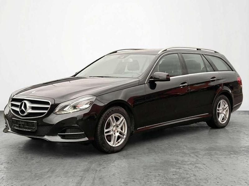 Obsidianschwarz metalliclack Gebraucht 2014 Mercedes E200 Kombi | 11.999 € (Guter Preis) - Bild 1/4