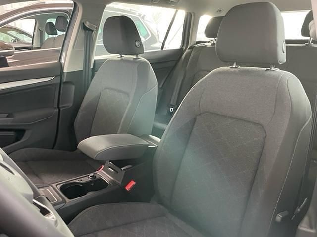 Gebraucht VW Golf VIII Life 110 PS (80 kW) 2021 Grau Kombi