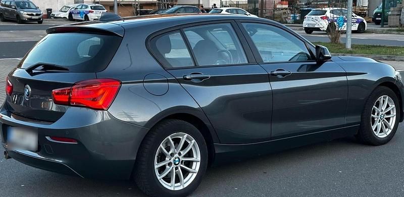 Gebraucht BMW 116 Advantage 116 PS (85 kW) 2017 Grau Kleinwagen