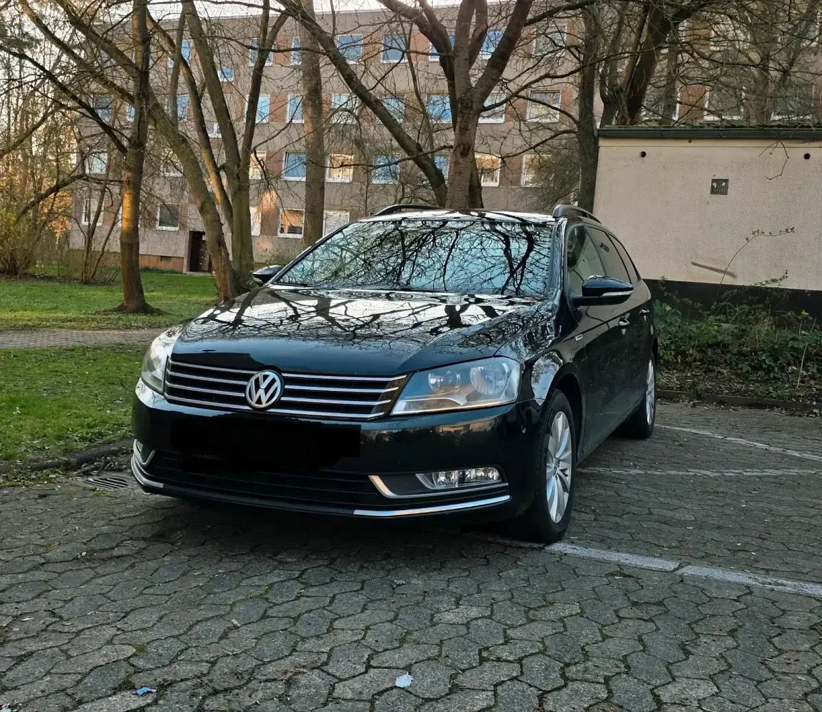 Gebraucht VW Passat 122 PS (89 kW) 2011 Schwarz Kombi