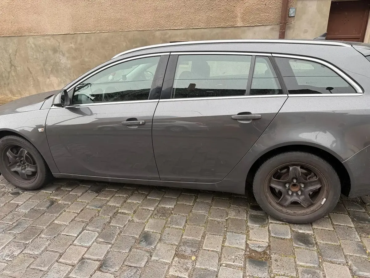 Gebraucht Opel Insignia Sport 160 PS (117 kW) 2009 Grau Kombi