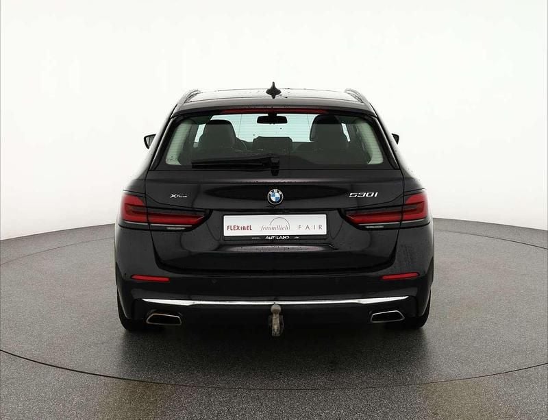 Gebraucht BMW 530 Luxury Line 252 PS (185 kW) 2023 Schwarz Kombi