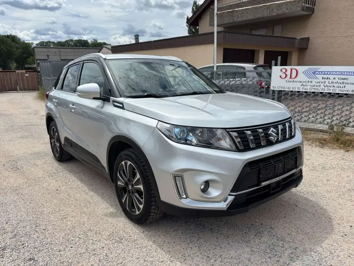 Gebraucht Suzuki Vitara 140 PS (102 kW) 2019 Silber SUV
