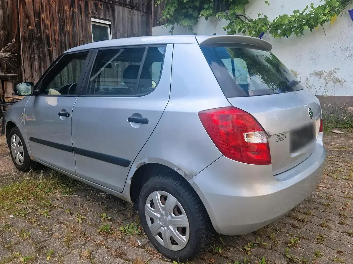 Gebraucht Skoda Fabia 2011 Grau Kleinwagen