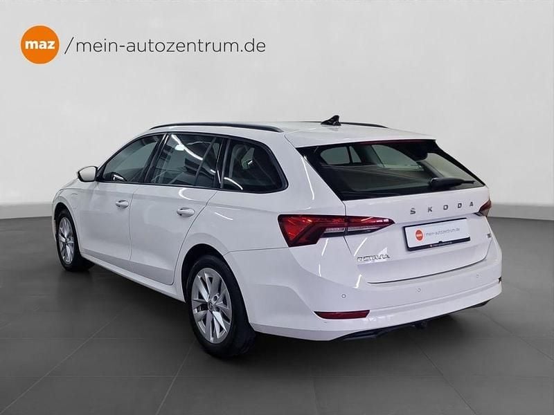 Gebraucht Skoda Octavia Ambition 150 PS (110 kW) 2022 Candyweiss Kombi