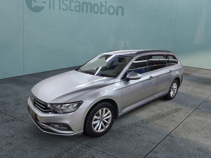 Silber Gebraucht 2024 VW Passat Van / Kleinbus | 33.530 € (Teuer) - Bild 1/4