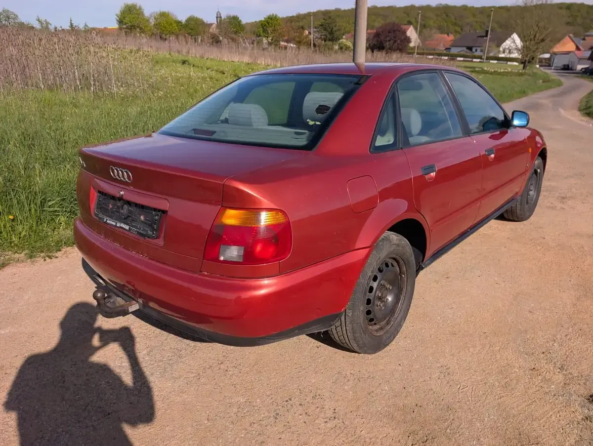 Usata Audi A4 125 CV (91 kW) 1996 Rosso Berlina