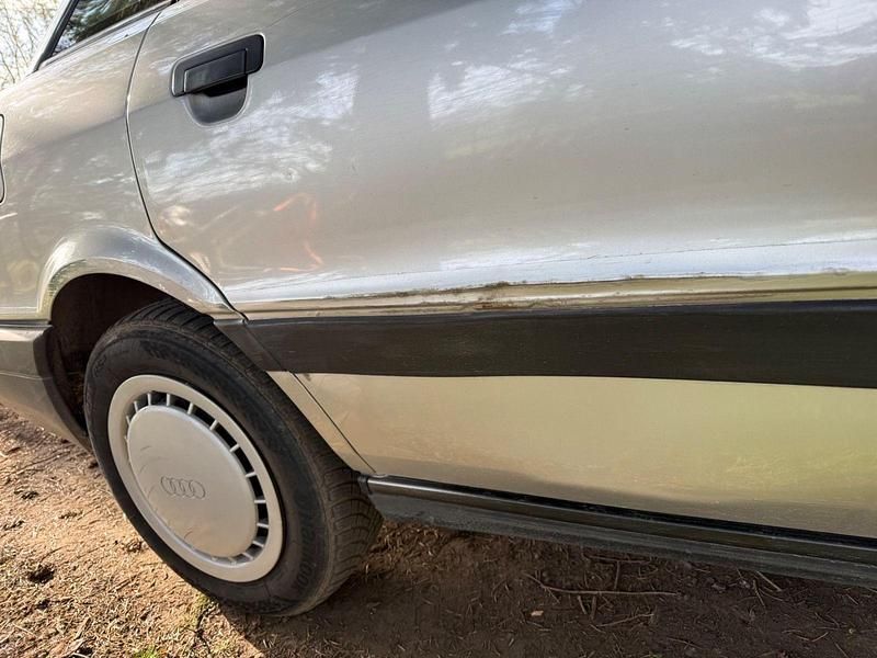 Second-hand Audi 80 90 CP (66 kW) 1990 Argintiu Berlinǎ