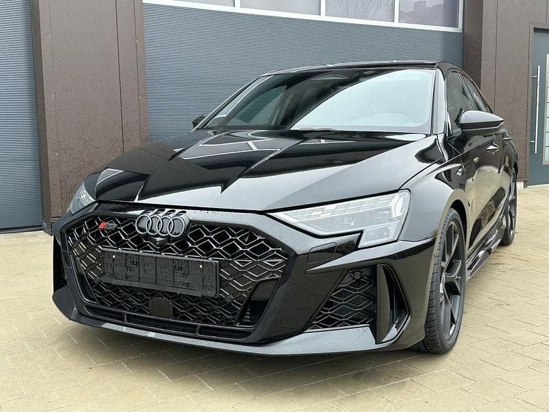 Neu Audi RS3 Sport 400 PS (294 kW) 2026 Mythosschwarz metallic Limousine