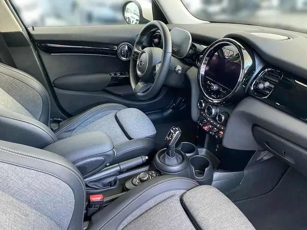 Gebraucht Mini Cooper Classic 136 PS (100 kW) 2022 Grün Kleinwagen