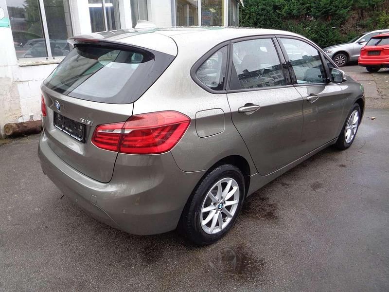 Gebraucht BMW 218 Advantage 136 PS (100 kW) 2017 Platinsilber metallic Van / Kleinbus