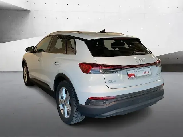 Gebraucht Audi Q4 e-tron Ambiente 125 kW (170 PS) 2023 Gletscherweiß metallic SUV