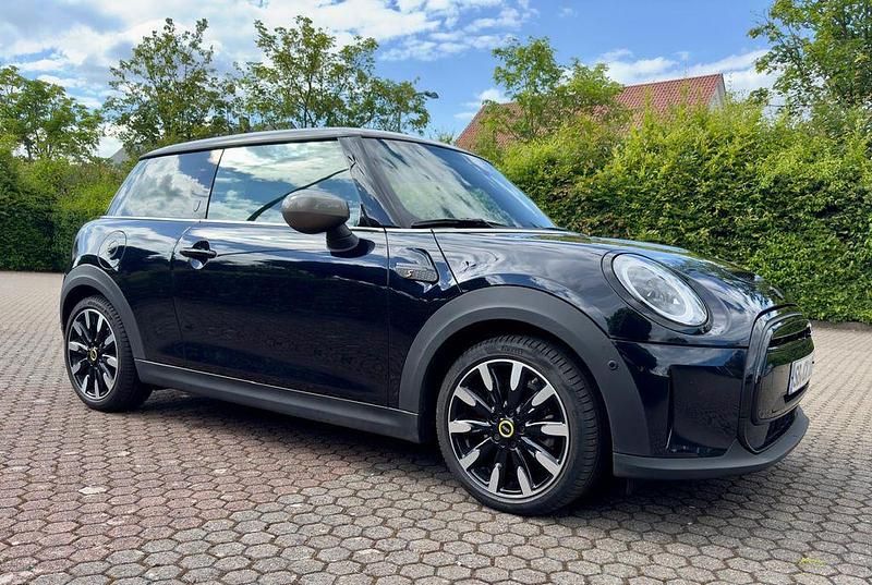 Gebraucht Mini Cooper SE 135 kW (184 PS) 2022 Schwarz Kleinwagen