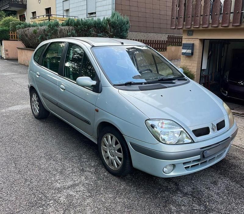 Silber Gebraucht 2001 Renault Scénic Expression Van / Kleinbus | 1.100 € (Fairer Preis) - Bild 1/4
