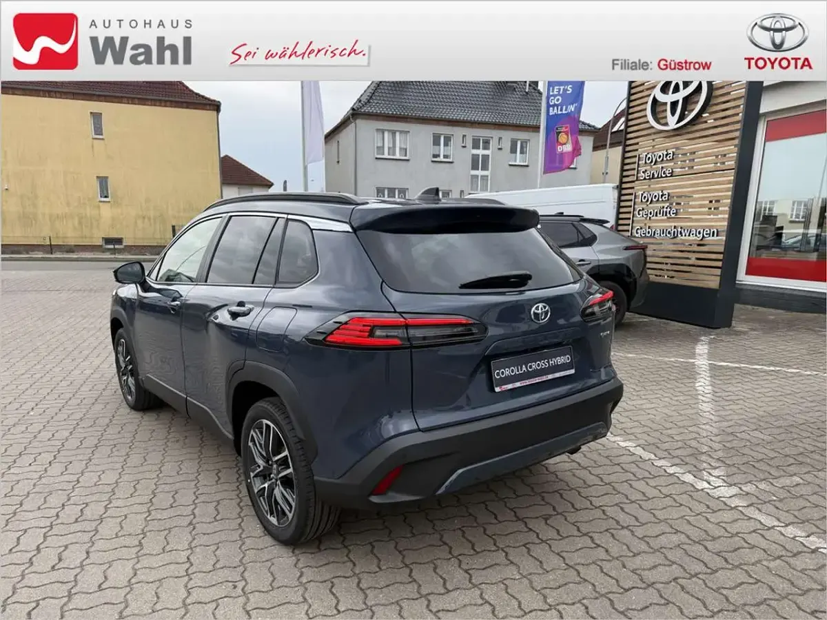 Gebraucht Toyota Corolla Cross Team 197 PS (144 kW) 2025 Massiv grey SUV