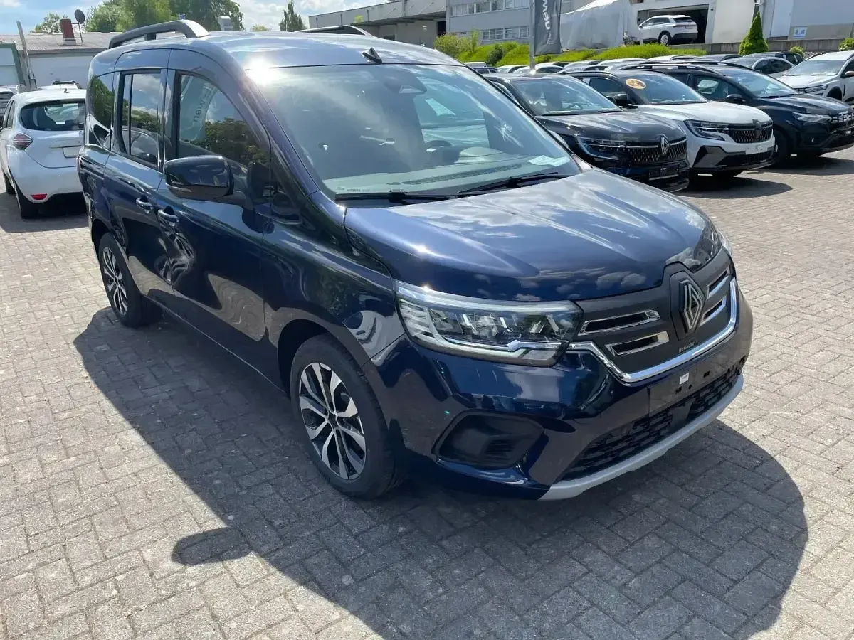 Gebraucht Renault Kangoo Komfort 89 kW (122 PS) 2025 Cavansitblau blue mb 589 Van / Kleinbus