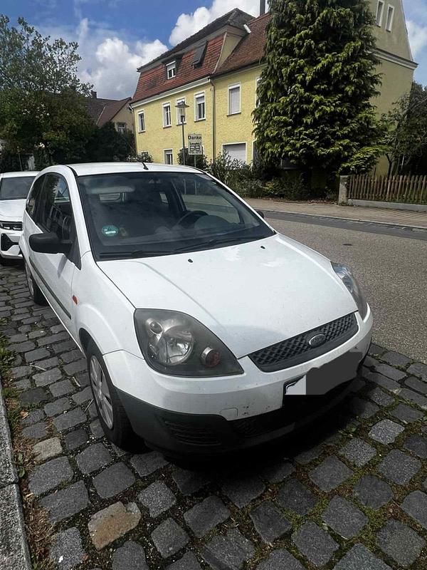 Weiß Gebraucht 2007 Ford Fiesta Kleinwagen | 650 € - Bild 1/3