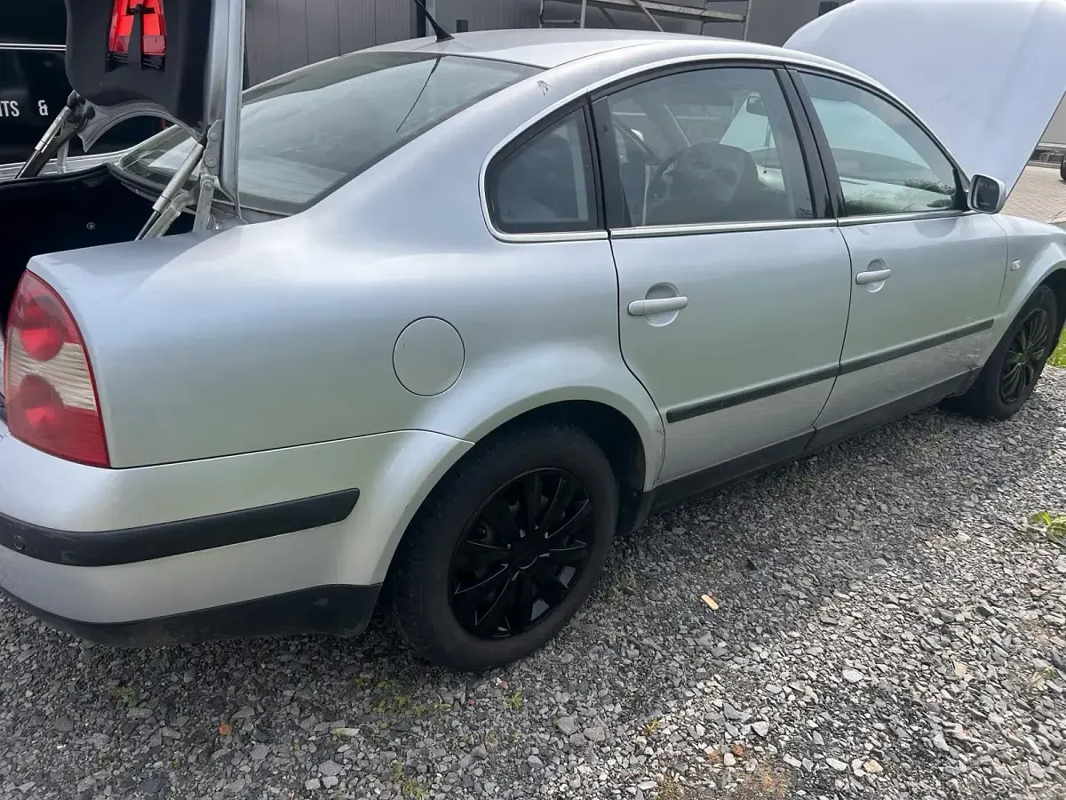 Brugt VW Passat 102 HK (75 kW) 2001 Sølv Sedan