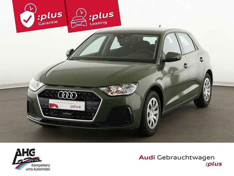 Distriktgrün metallic Gebraucht 2024 Audi A1 Sportback Advanced Plus Kleinwagen | 23.480 € (Fairer Preis) - Bild 1/3