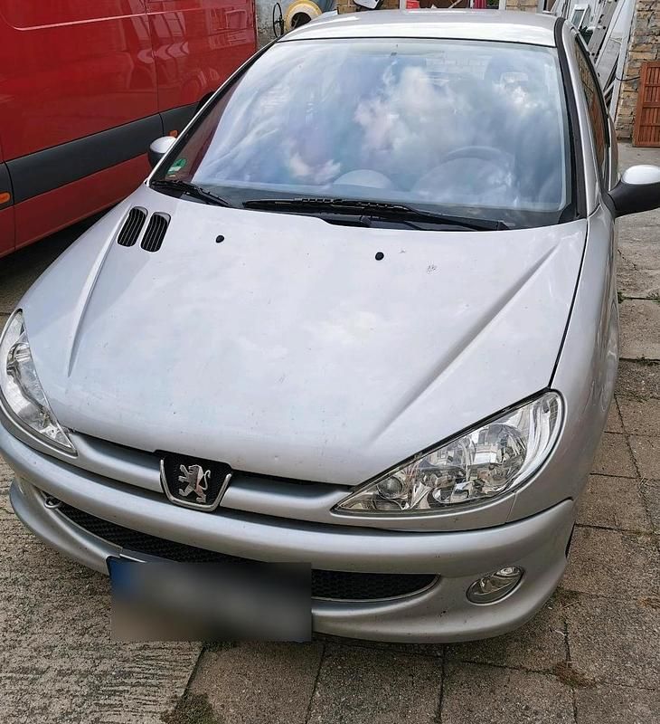 Silber Gebraucht 2006 Peugeot 206 Kleinwagen | 1.000 € (Fairer Preis) - Bild 1/4